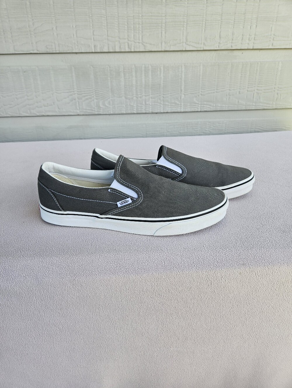 Vans Classic Slip-On Sneaker Men SZ 12 Grey Canvas Shoe Low Top Preppy Casual